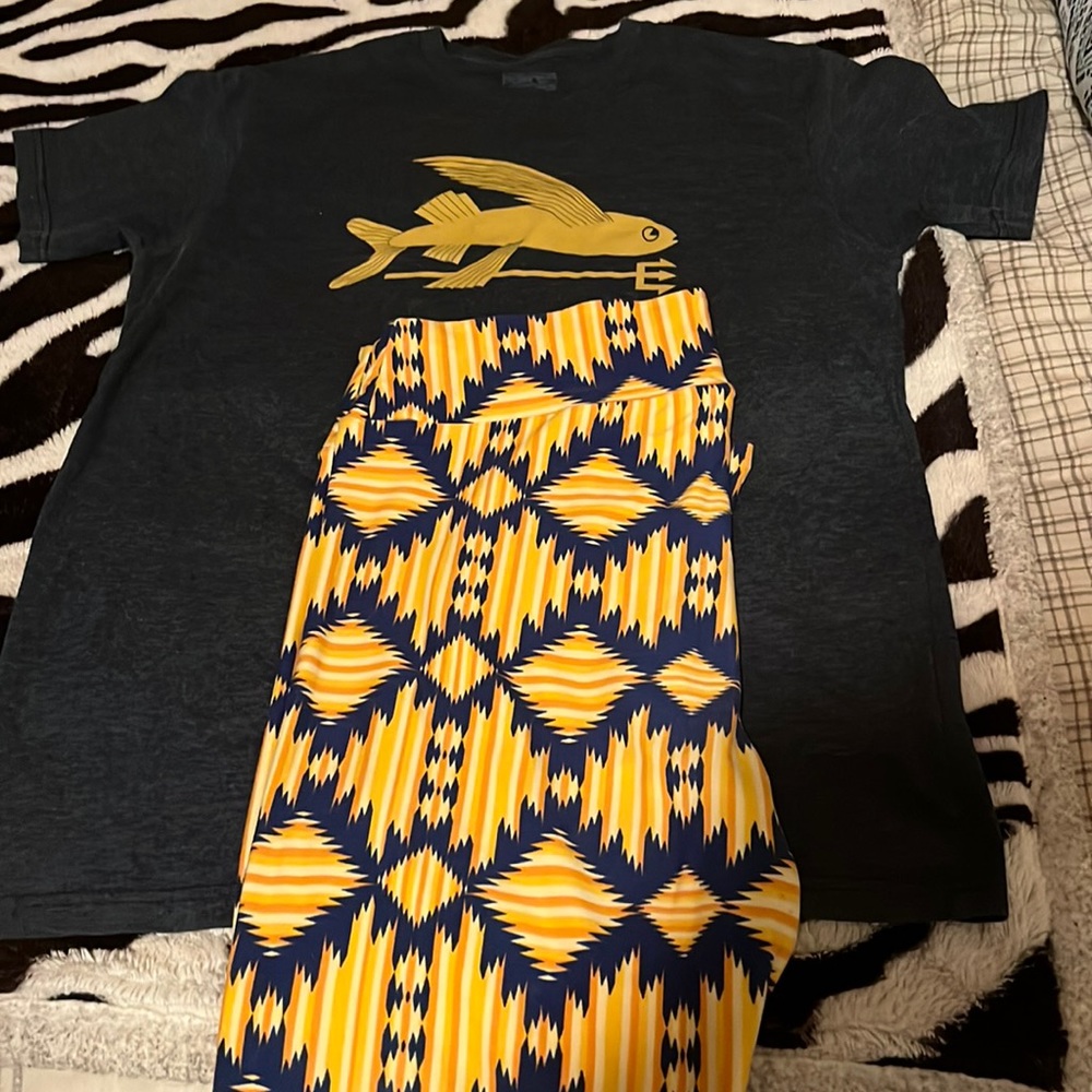 Patagonia T-shirt and Lularoe leggings